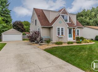 1683 W 32nd St, Holland, MI