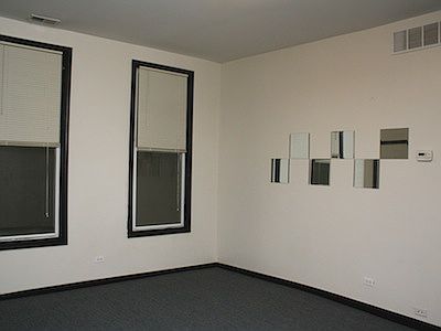 3rd image of 946 W Wellington Ave #2
