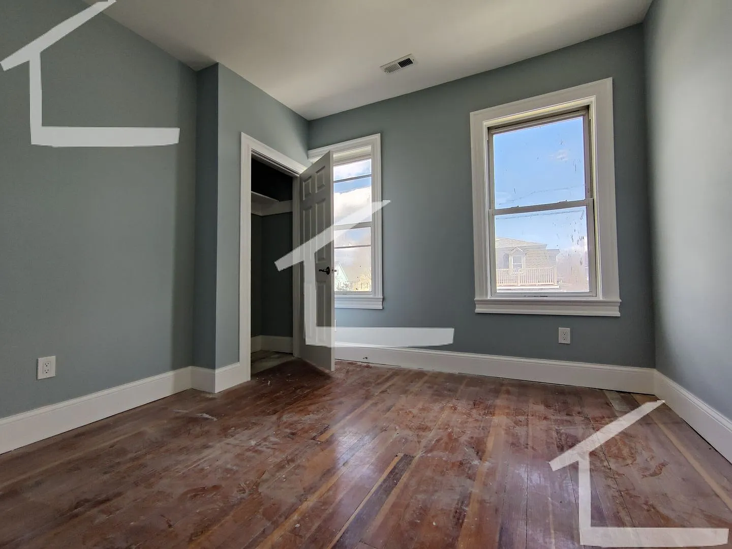 Huge 4 bed in Somerville — Photo 4