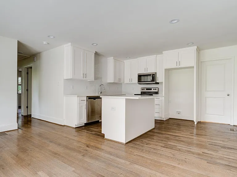 5196 Scenic View Dr — Photo 5