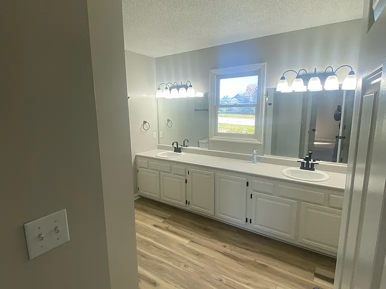 4417 E Clayton Ct — Photo 7