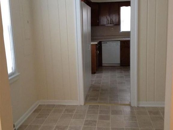 3rd image of 300 Loudoun Ave