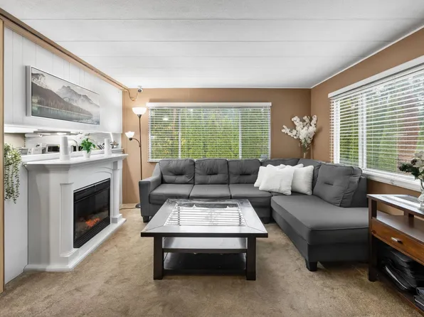 20071 24th Ave #5, Langley, BC V2Z 2A1