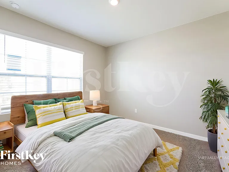 480 Burnham Cir — Photo 14