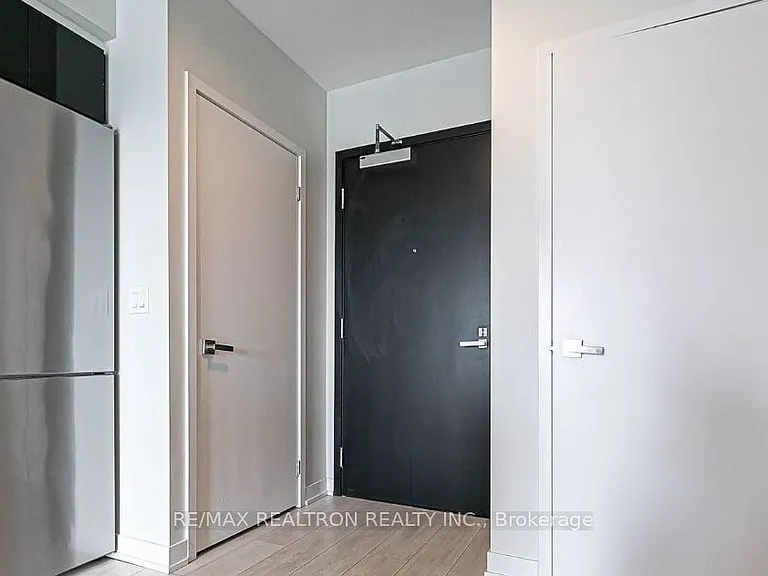 31 Tippett Rd #636 — Photo 8