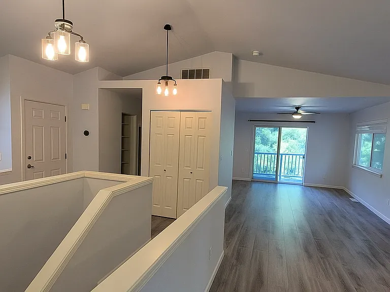 1668 NW White Tail Pl — Photo 3