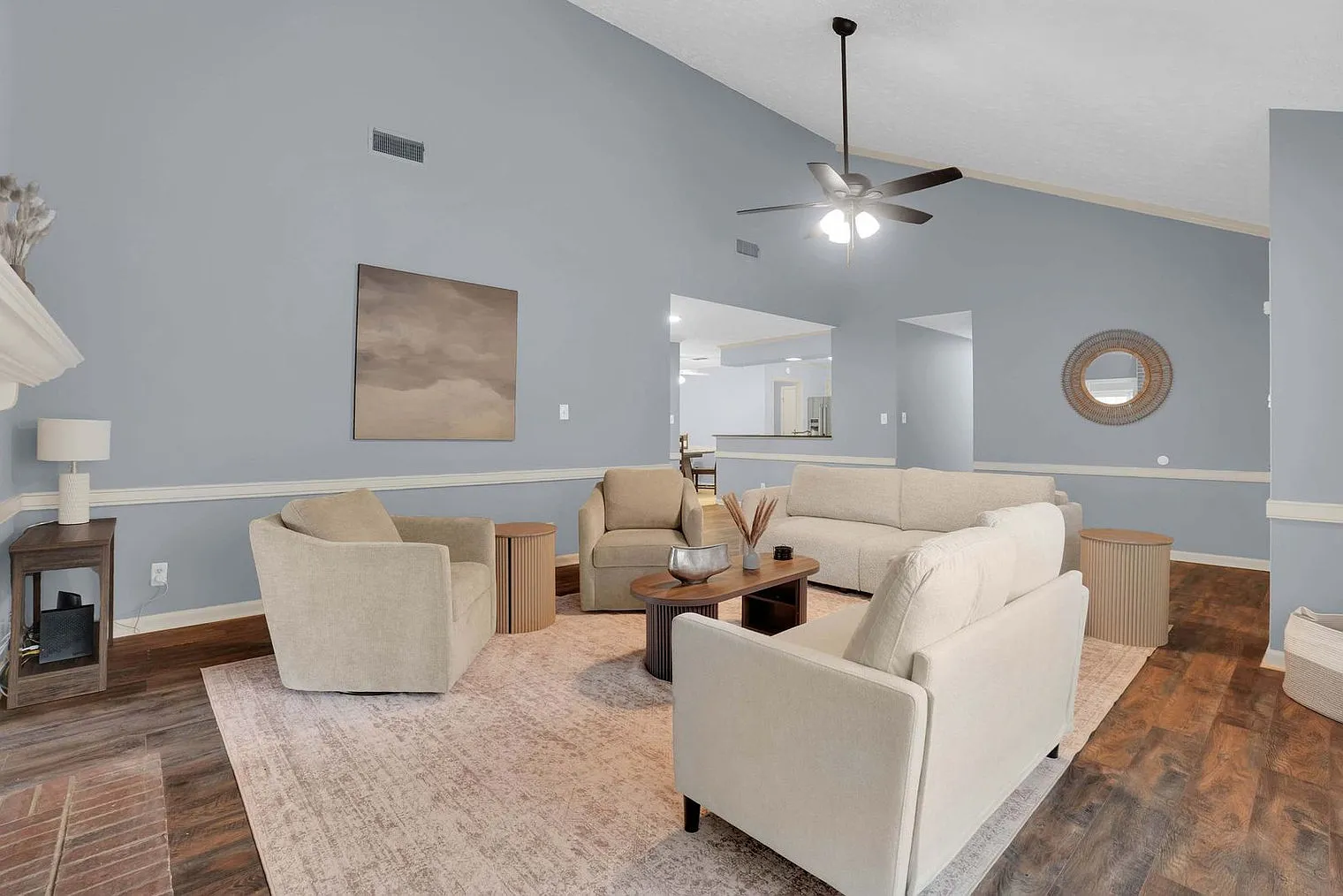 4 bed, 2.0 bath, 1969 sqft, $6,335 — Photo 3