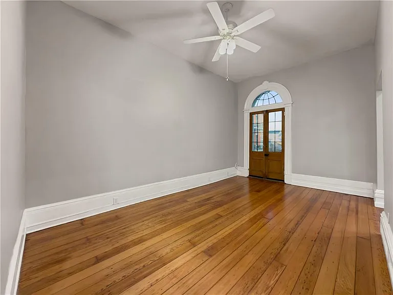 841 Royal St #2A — Photo 17