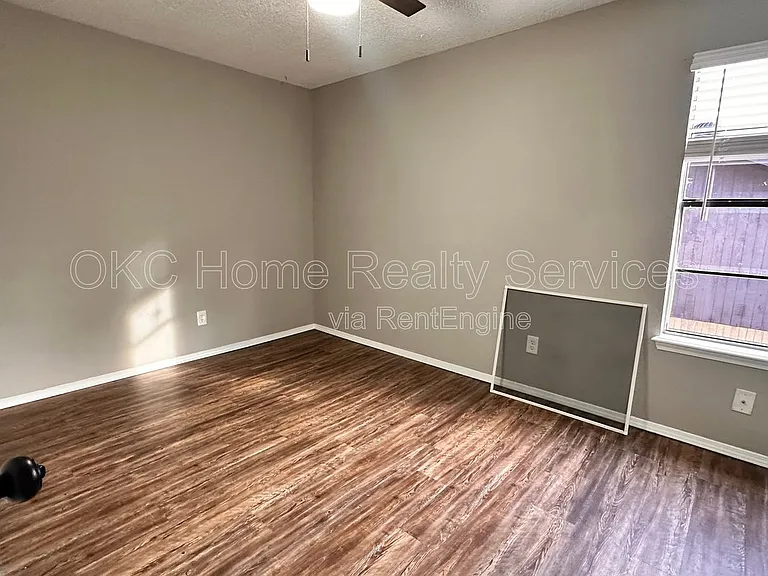 6713 Lyrewood Ln — Photo 25