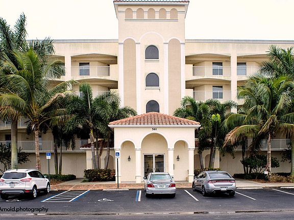 4th image of 561 Casa Bella Dr Unit 301