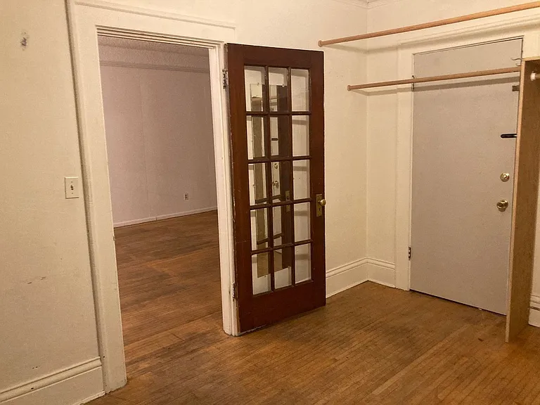 545 NE Oak St — Photo 18