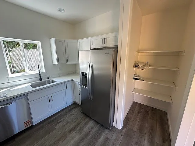 3 bed, 1000 sqft, $2,700 — Photo 4