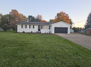 3760 Dauphin Dr NE, Canton, OH 44721