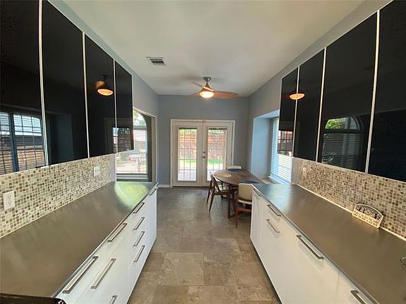 3rd image of 1211 Saint Tropez Dr