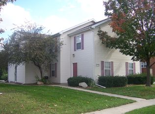 708 Arcadia Dr APT 5, Bloomington, IL 61704