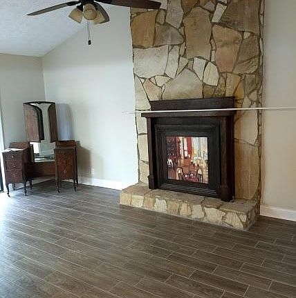 4th image of 726 Hunt Station Dr