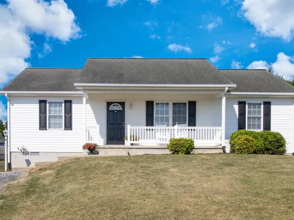 37 Danforth Dr, Weyers Cave, VA 24486
