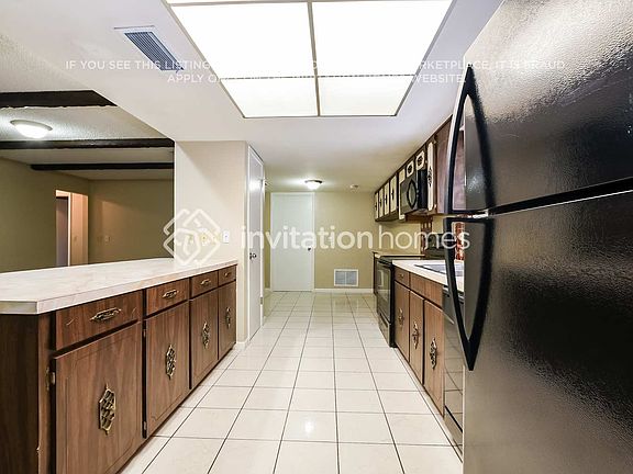 5th image of 74 Sweetbriar Br