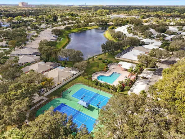 4063 Grove Point Road, Palm Beach Gardens, FL 33410