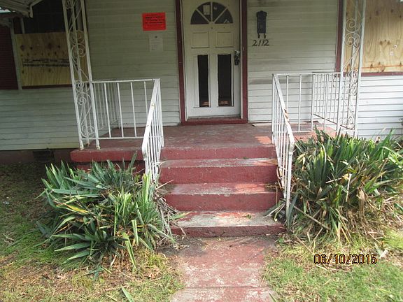 2nd image of 2112 Richmond St