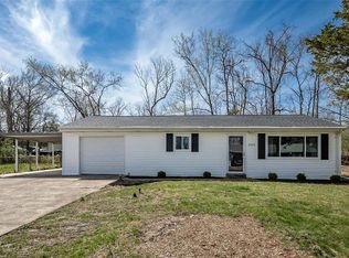 3153 Crystal Circle Dr, High Ridge, MO 63049