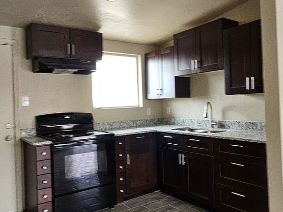 3rd image of 859 S Espina St