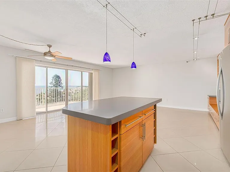 7432 Sunshine Skyway Ln S #704 — Photo 3