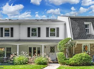 30 Maddaket Vlg, Scotch Plains, NJ 07076