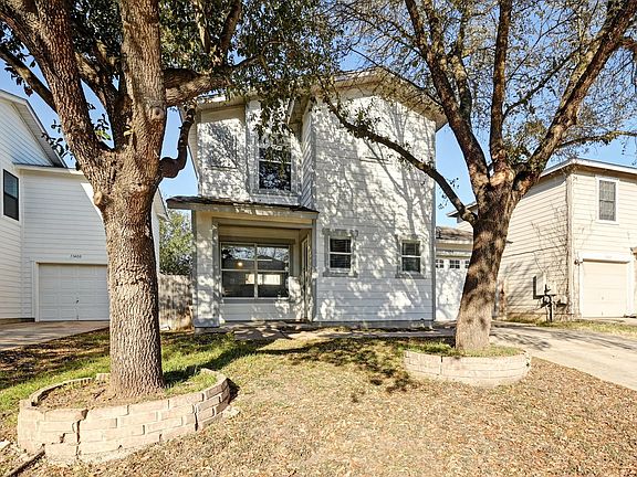 3rd image of 13404 Coomes Dr