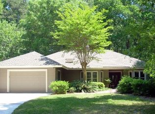7 Edgewood Dr, Hilton Head Island, SC 29926
