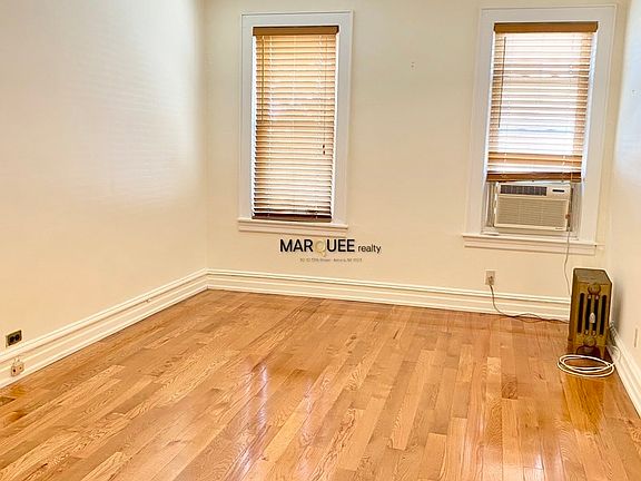 4th image of 3160 32nd St #2