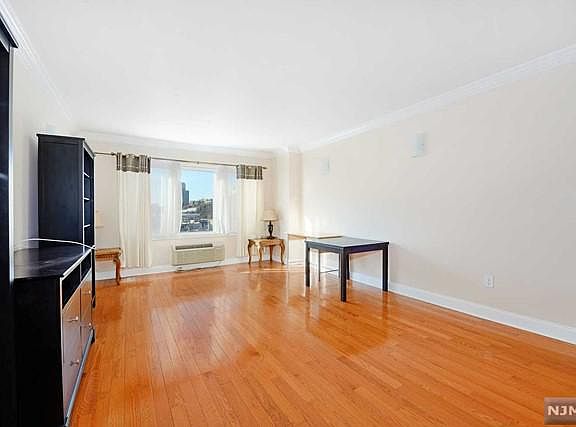 3rd image of 2307 City Pl #307