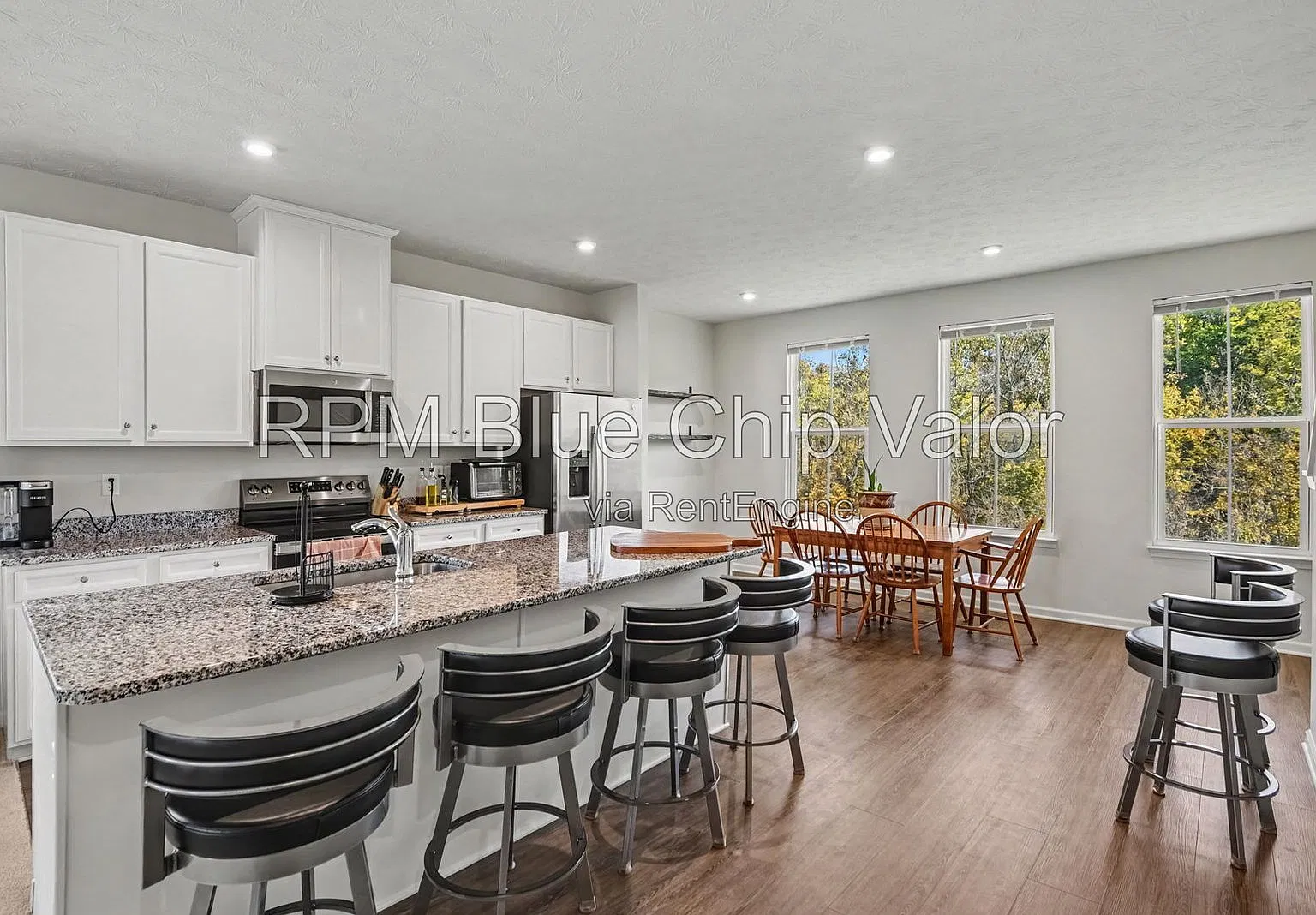 3 bed, 2.5 bath, $2,295 — Photo 4