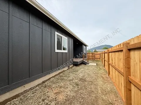 611 W 2nd Ave — Photo 5