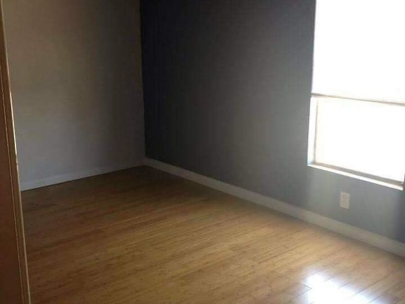 2nd image of 10925 Desert View Ln