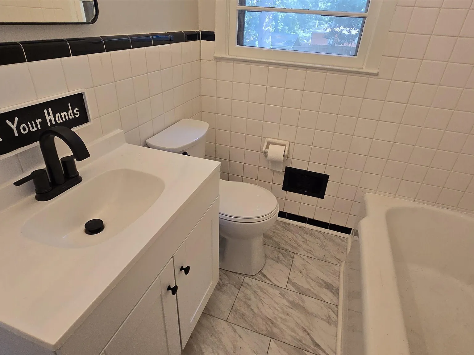 4 bed, 2.5 bath, 1966 sqft, $1,600 — Photo 4