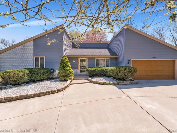 7573 Ashburton Ct, West Bloomfield, MI 48322