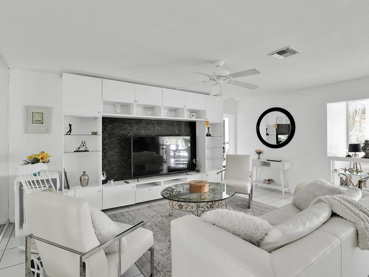 3 bed, 2757 sqft, $4,200 — Photo 1