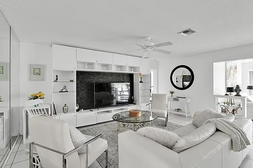 450 French Royale Cir Photo 1