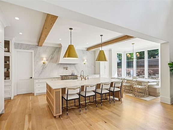 5th image of 3379 Rennes Dr NE