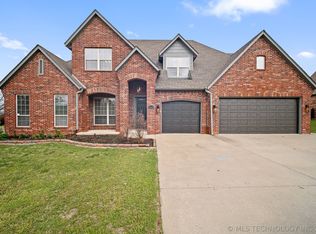 1440 W Plymouth St, Broken Arrow, OK 74012