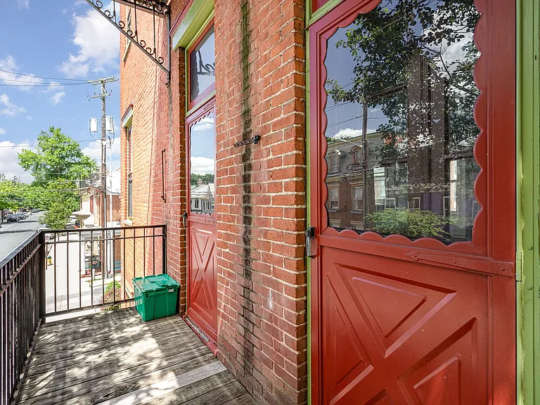 25 W Pomfret St — Photo 38