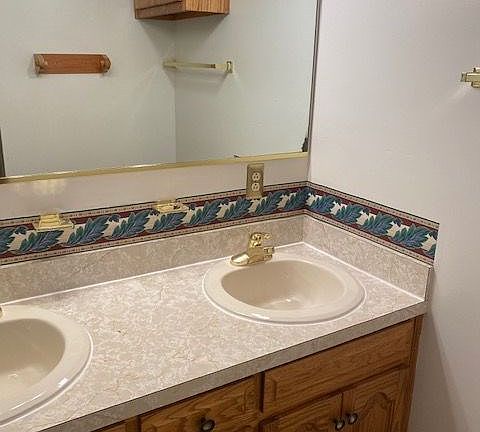 4th image of 209 Greenwich Cir