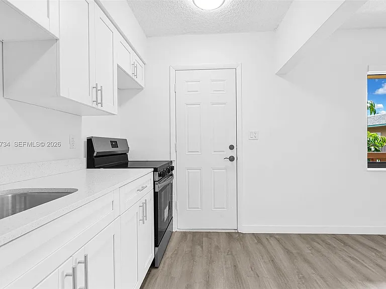 13210 Memorial Hwy #116 — Photo 8