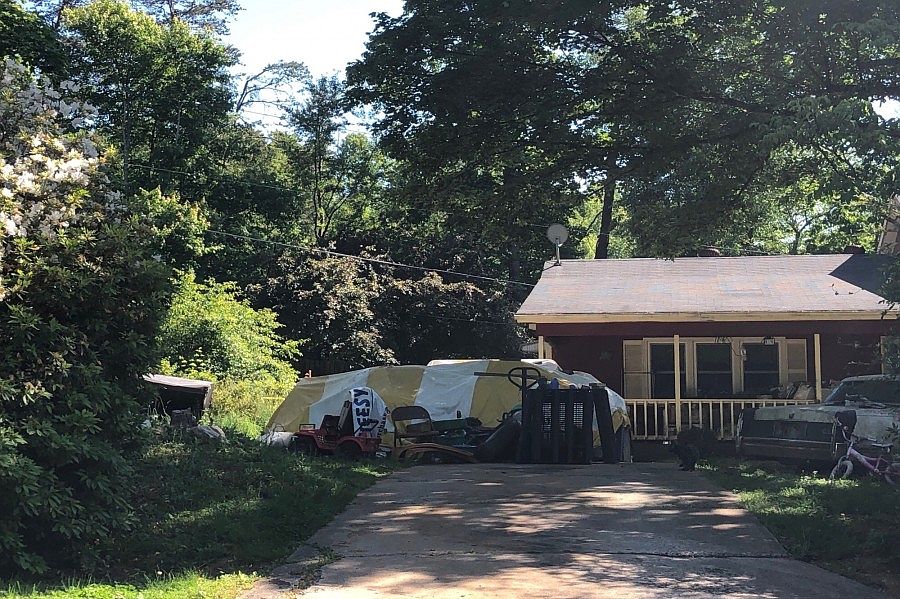 2nd image of 5910 Meadowdale Ct