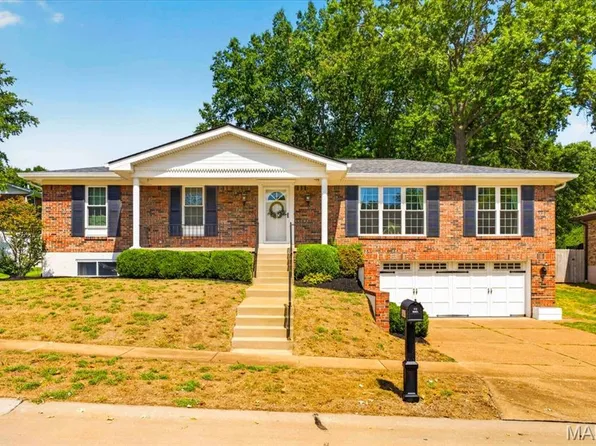 4847 Vermilion Dr, Saint Louis, MO 63128