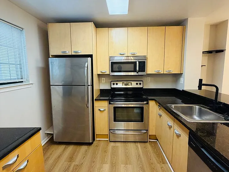 2 Leverington Ave #28 — Photo 10