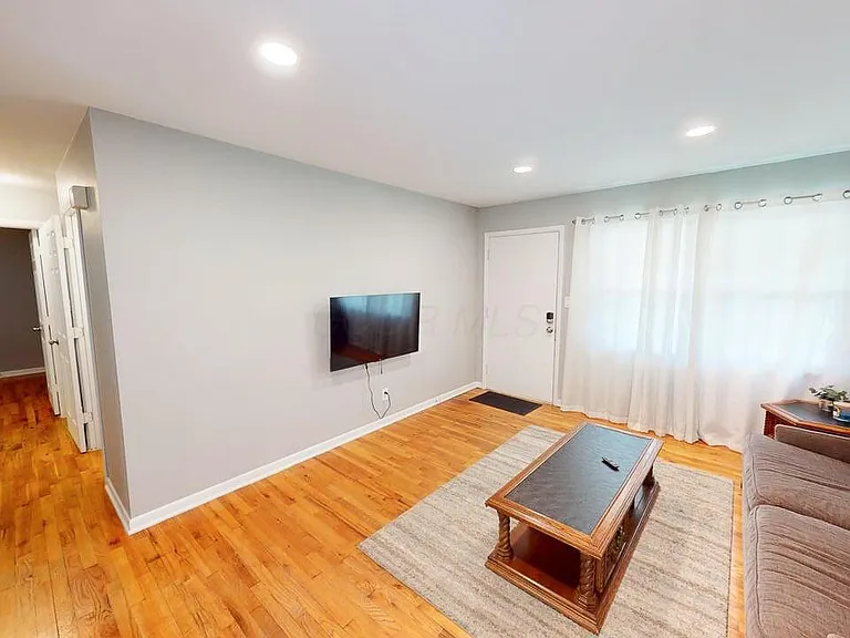 32 Marion St — Photo 5