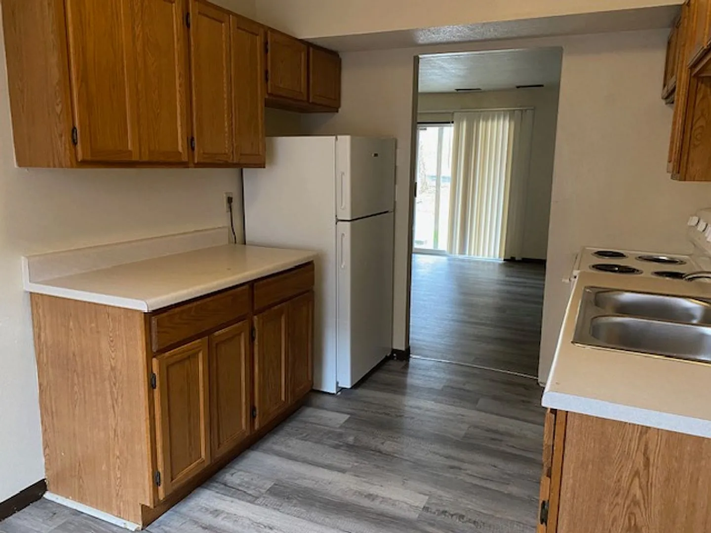 All Large Rooms in this Two Bedroom Apt in Collinsville!! — Photo 2