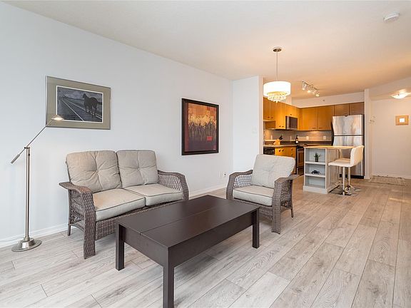 5th image of 751 Fairfield Rd #1006